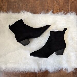 Qupid Womens Faux Suede Ankle Boots Size 6.5 Black Block Heel Bootie Pointy Toe